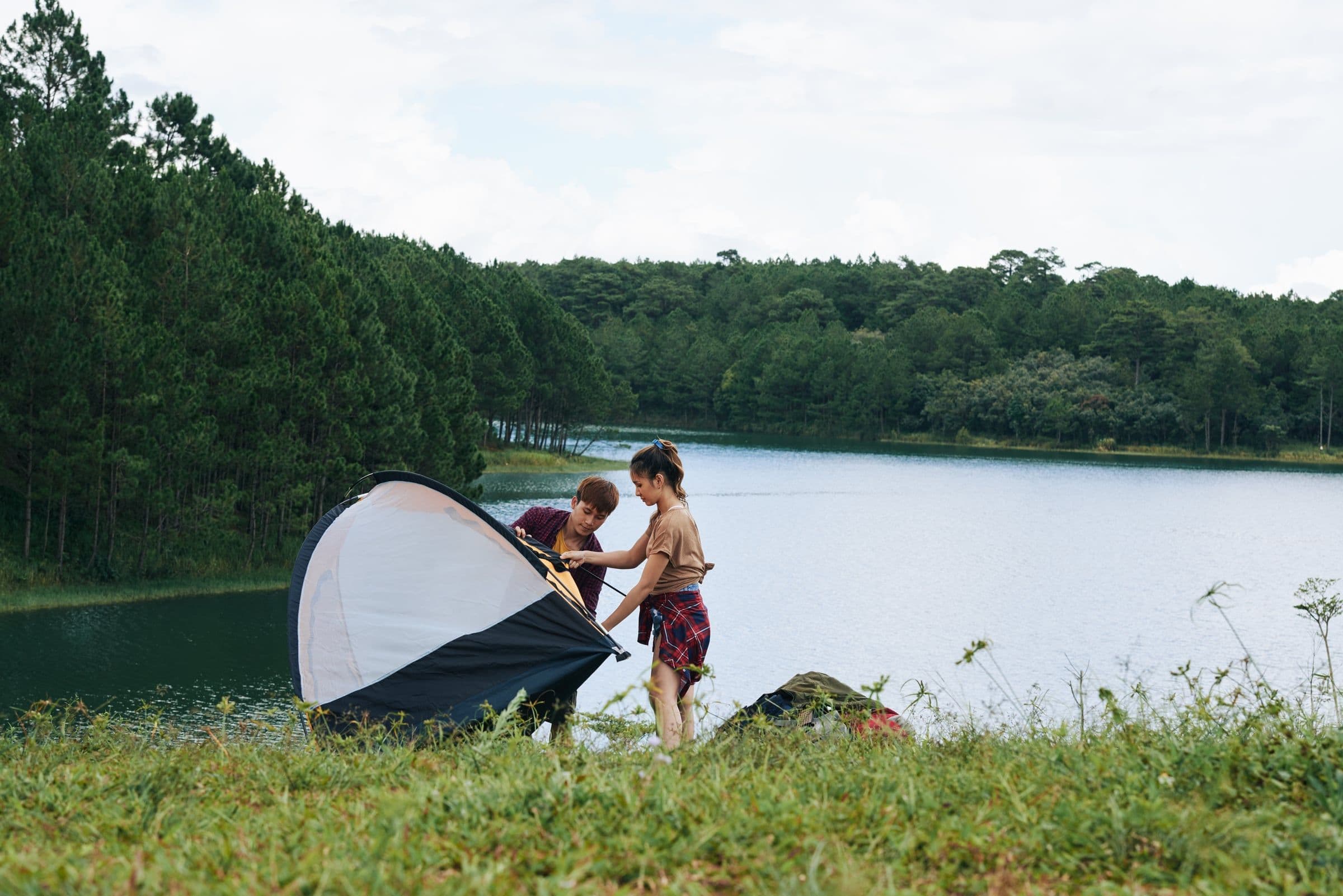 Campingplatz am Flussufer